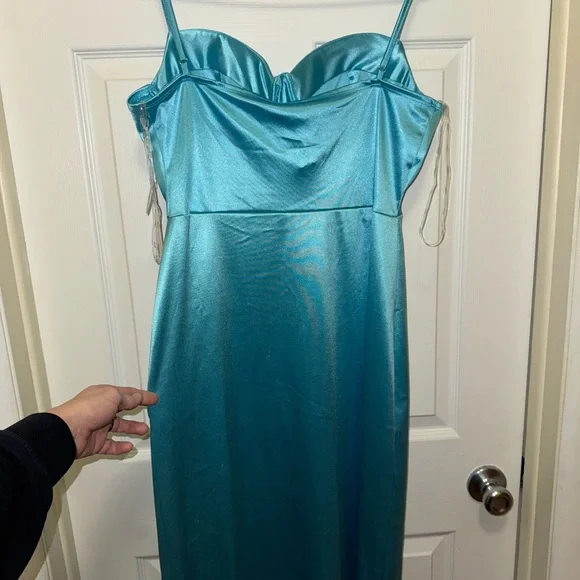 Elegant Teal Satin Bustier Top - Picture 4 of 5